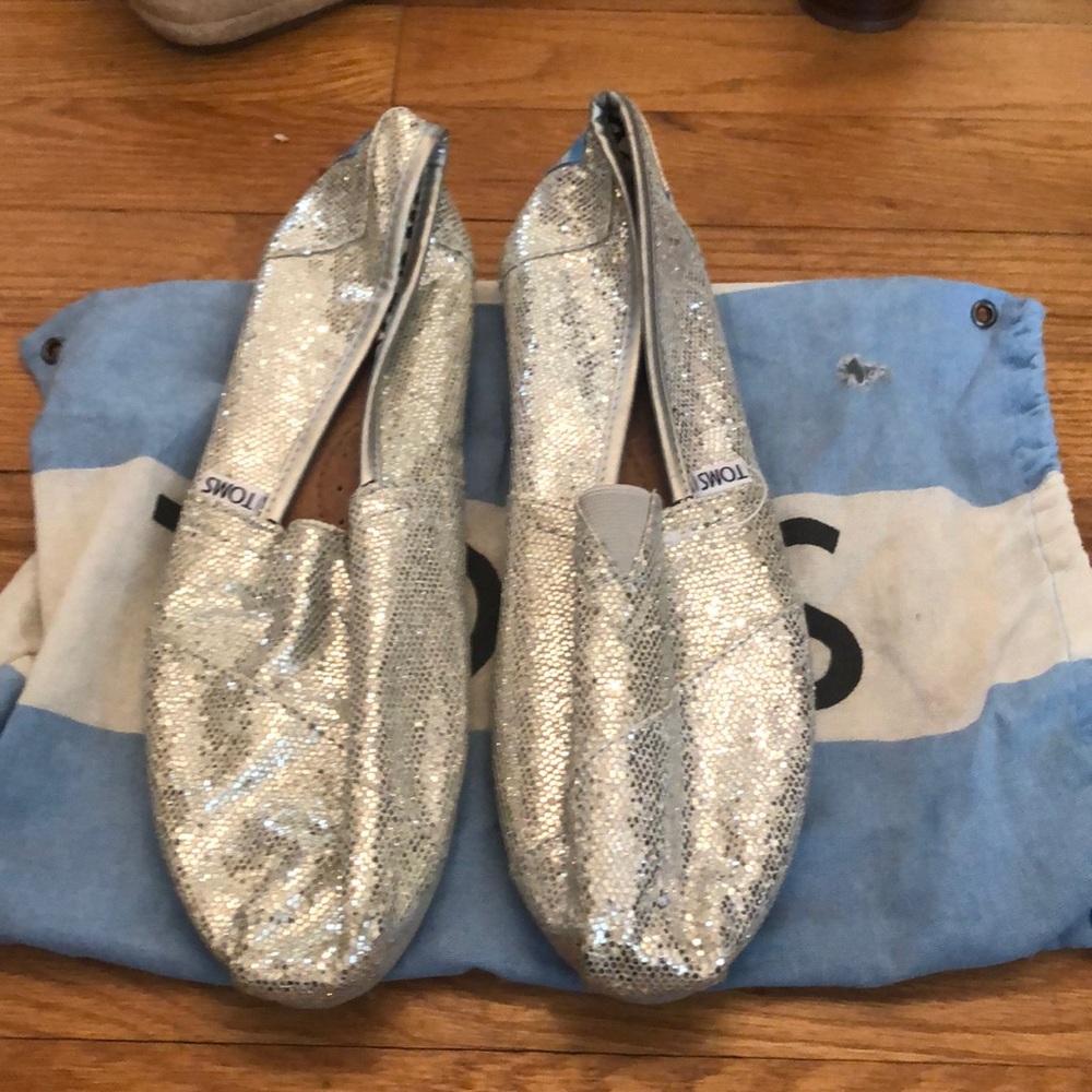 Toms